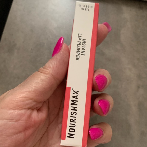NOURISHMAX INSTANT LIP PLUMPERšš2!! - Picture 2 of 5